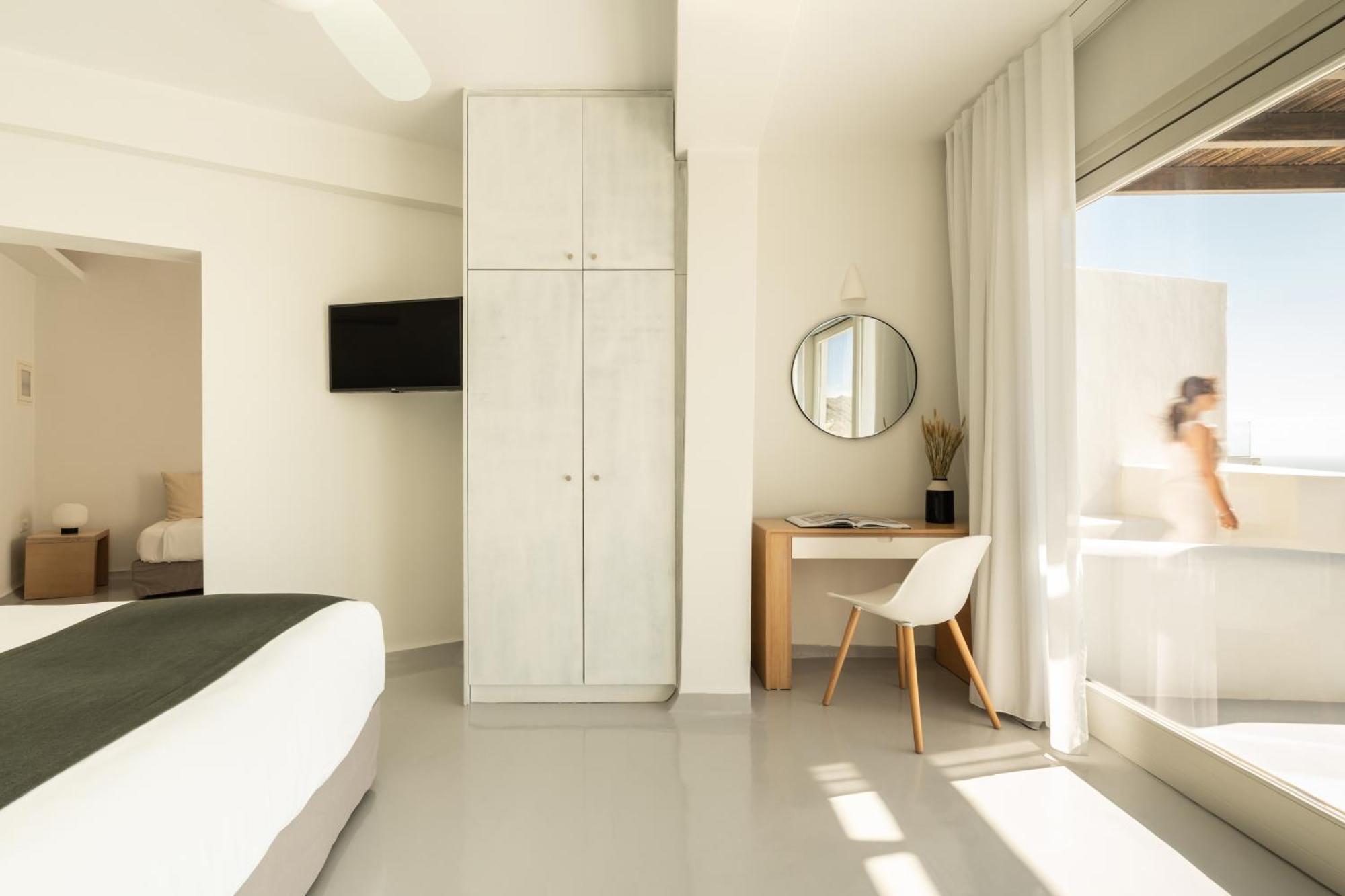 Deluxe Double Room Caldera View