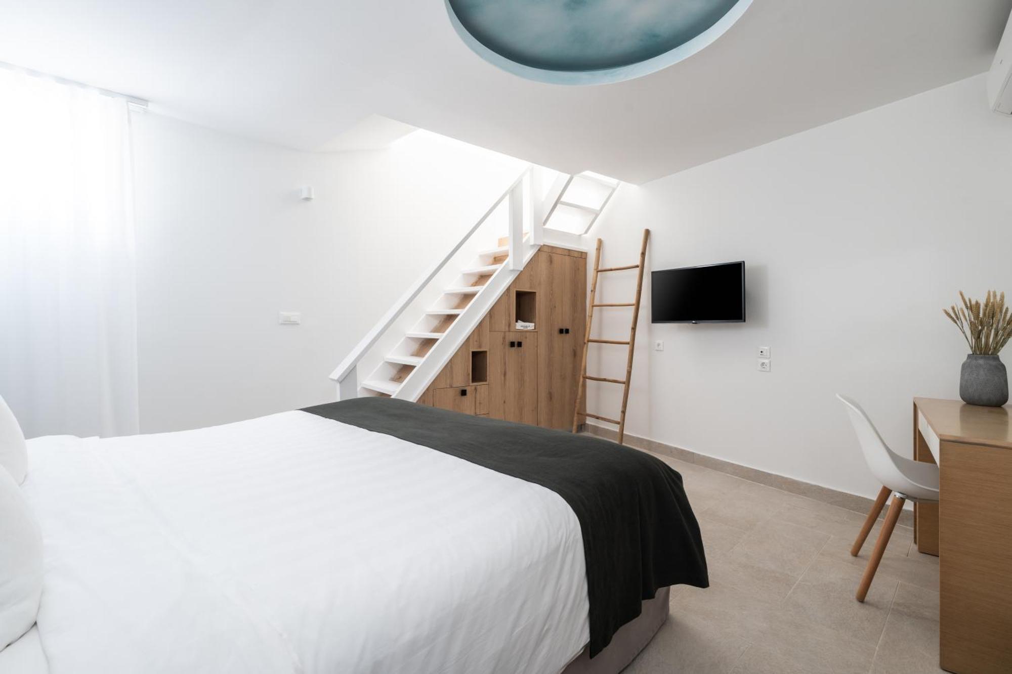 Premium Double Room Caldera View Outdoor Mini Plunge Pool