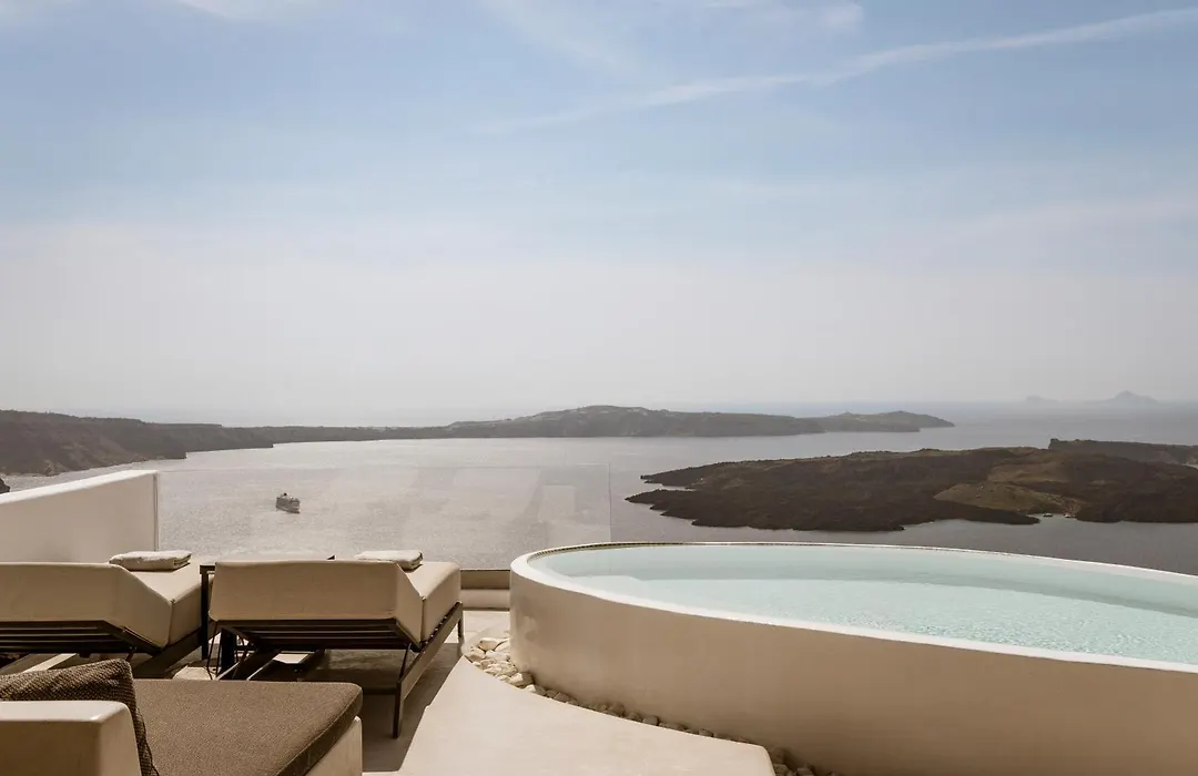 Aqua Luxury Suites by NOMÉE Hospitality Group-1